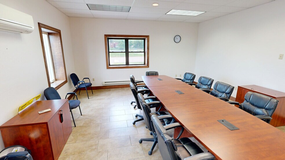 More Photos Of 1325 S Perkins St, Appleton Manufacturing For Lease