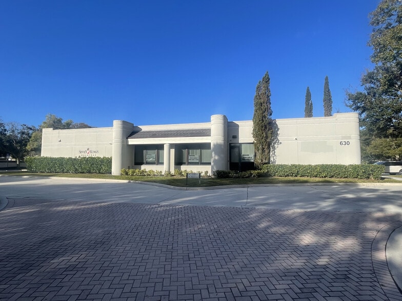 Primary Photo Of 630 Maplewood Dr, Jupiter Medical For Lease