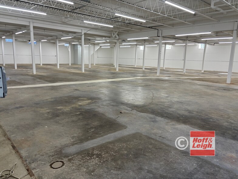 More Photos Of 26241 Cannon Rd, Bedford Heights Warehouse For Lease