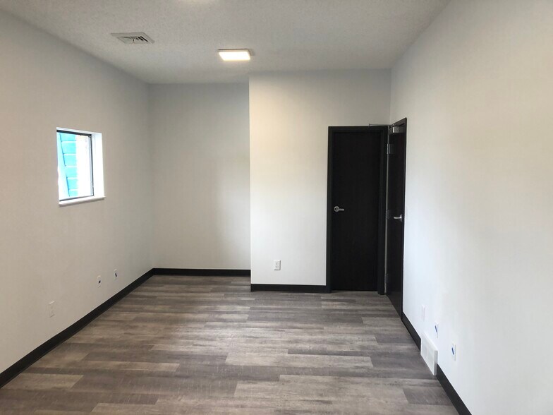 More Photos Of 905 N 21st St, Newark Medical For Lease