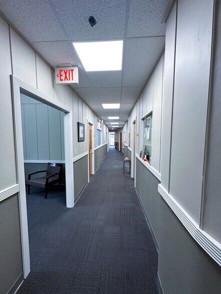 More Photos Of 28 S Water St, Batavia Office For Lease