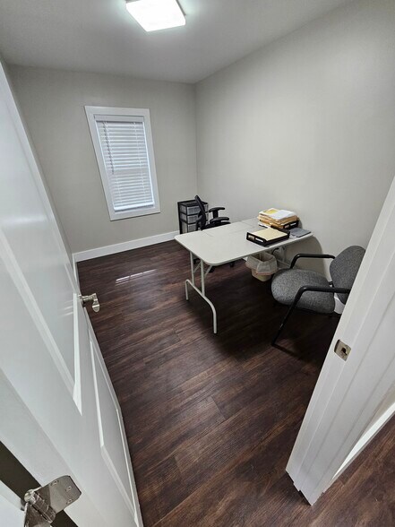 More Photos Of 1615 Remount Rd, Charleston Office Residential For Lease
