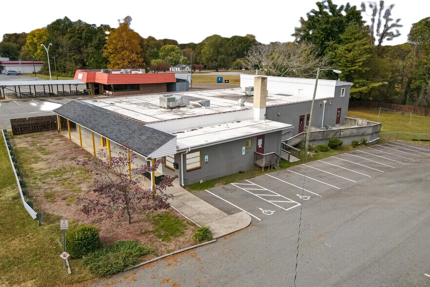 More Photos Of 5016 Old Walkertown Rd, Winston-Salem Daycare Center For Sale