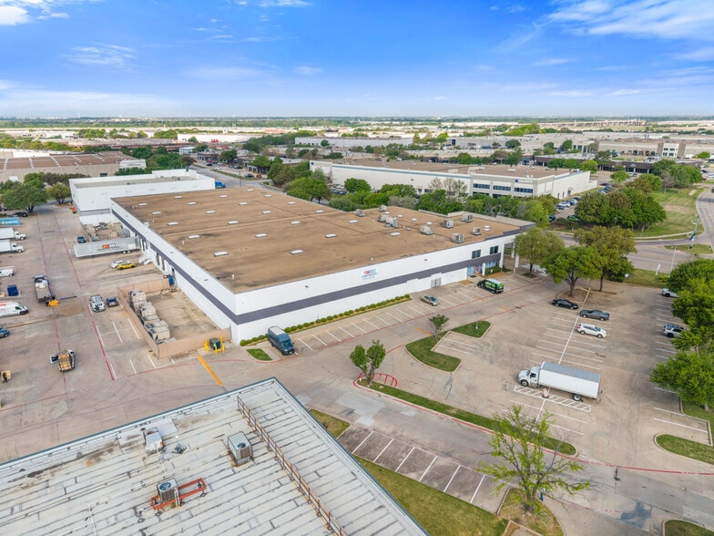 More Photos Of 1401 Valwood Pky, Carrollton Distribution For Sale