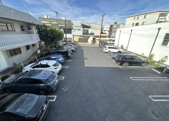 More Photos Of 4425 W Riverside Dr, Burbank Office For Lease