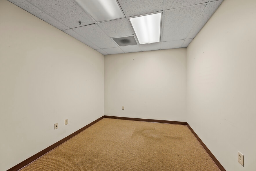 More Photos Of 3655 Reed St, Winston-Salem Warehouse For Sale