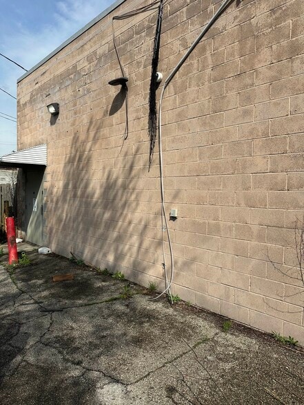 More Photos Of 13020 Miles Ave, Cleveland Unknown For Lease