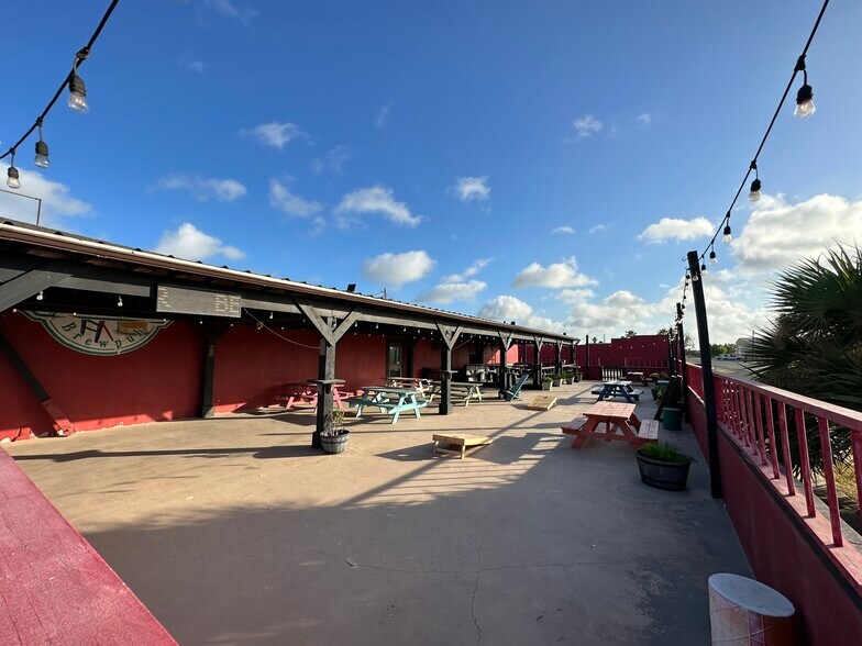 More Photos Of 130 E Goodnight Ave, Aransas Pass Restaurant For Sale
