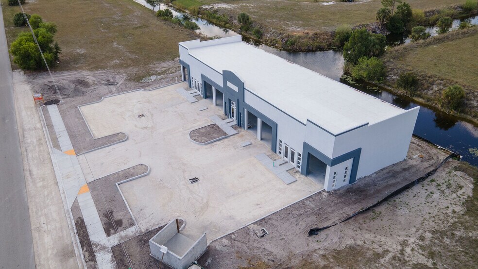 More Photos Of 1913 NE 10th Ter, Cape Coral Office For Lease