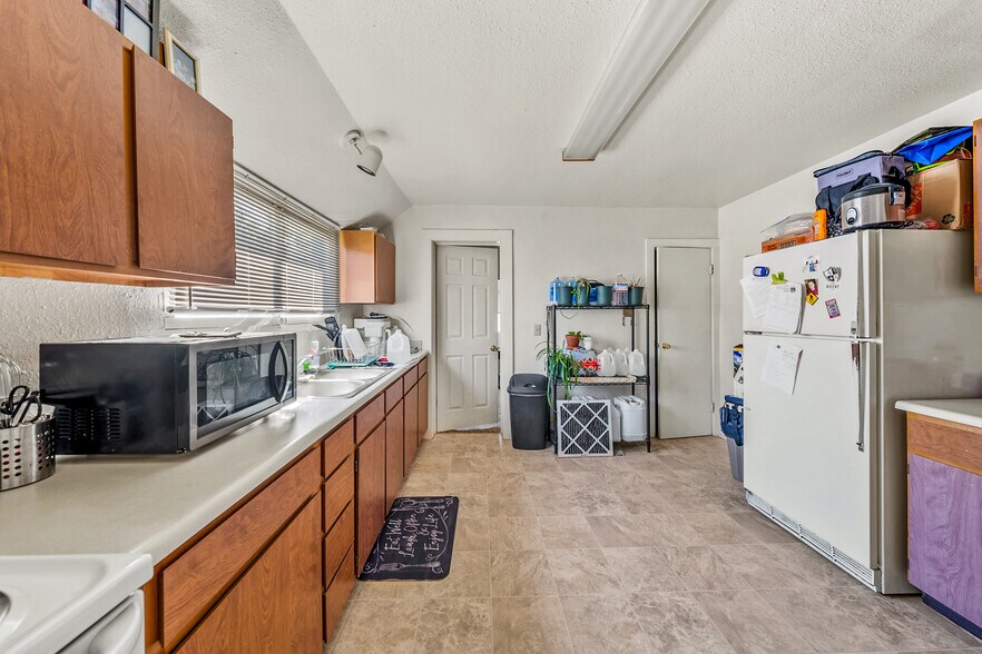 More Photos Of 303 SW I St, Grants Pass Apartments For Sale