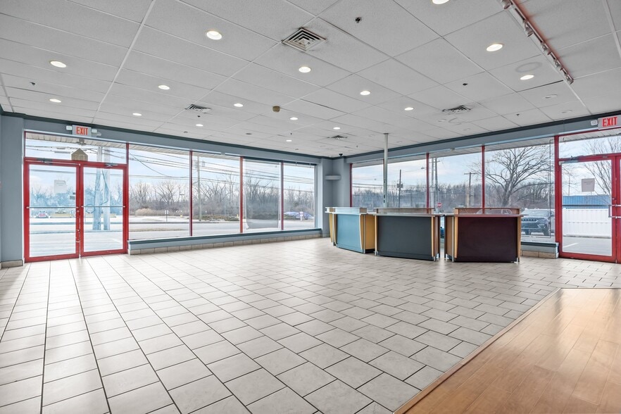 More Photos Of 1010 Spruce St, Lawrenceville Warehouse For Sale