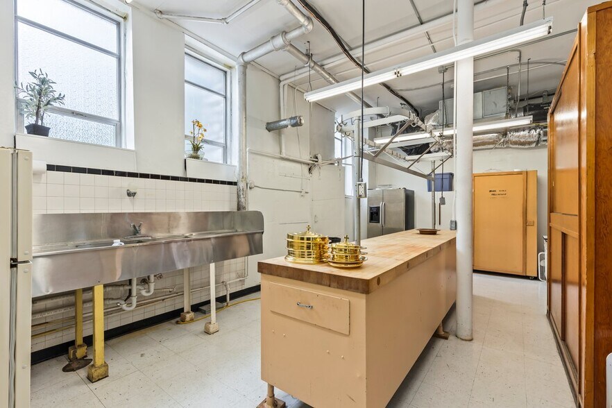 More Photos Of 1517 McCausland Ave, Saint Louis Specialty For Sale