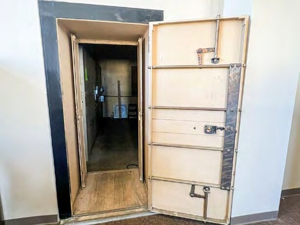 More Photos Of 647 W Virginia St, Milwaukee Office Residential For Lease