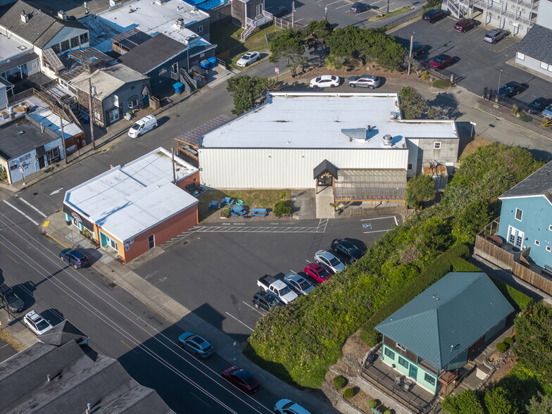 More Photos Of 515 NW Coast St, Newport Restaurant For Lease