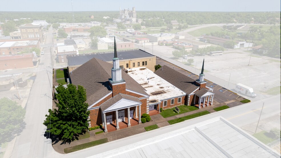 Primary Photo Of 2703 Wesley St, Greenville Religious Facility For Sale