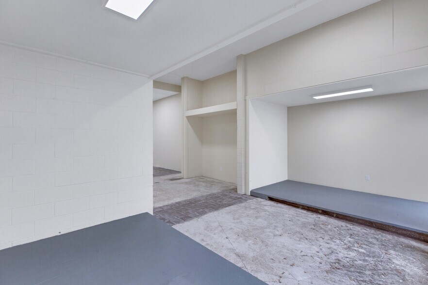 More Photos Of 109-117 E Main St, Alhambra Storefront For Sale