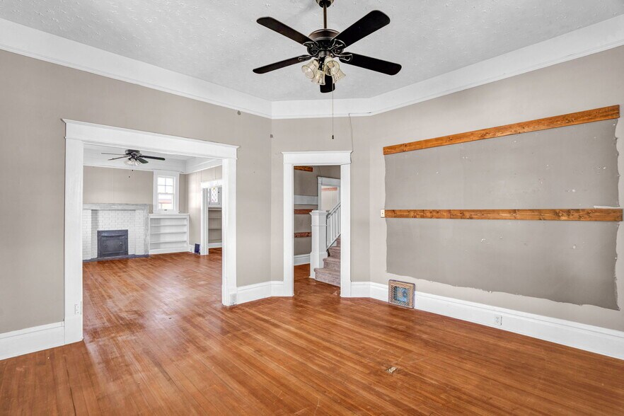 More Photos Of 206 E Main St, Jamestown Office For Sale