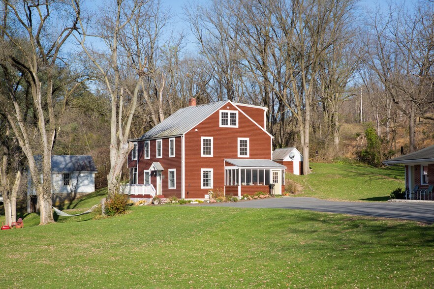 More Photos Of 8079 State Road 259, Lost River Hotel For Sale