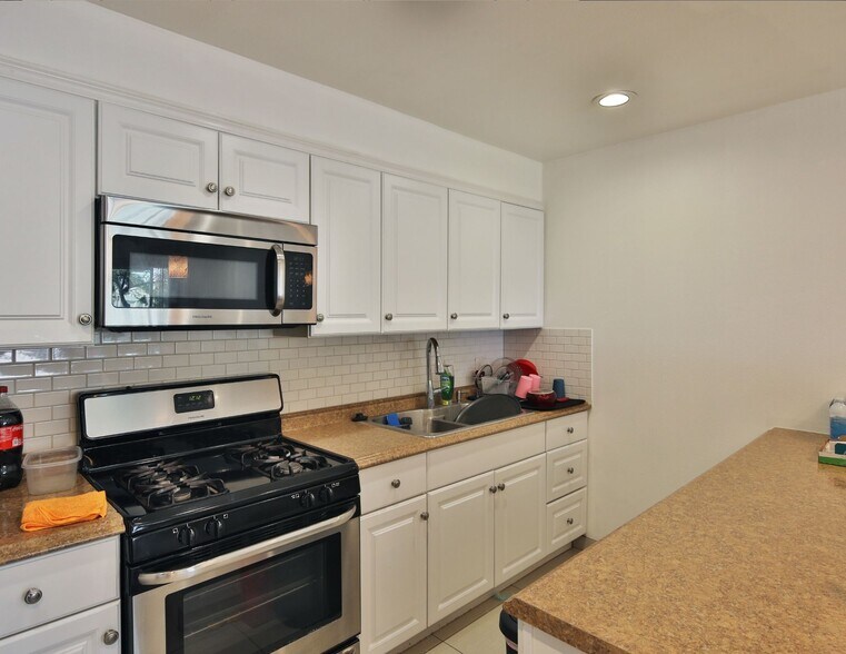 More Photos Of 27700 Avenida Terrazo, Cathedral City Apartments For Sale