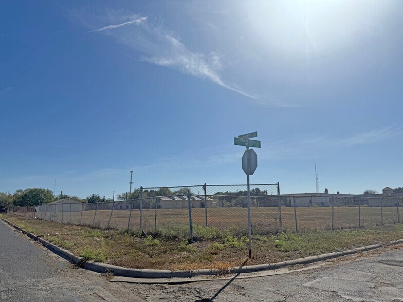 More Photos Of 419 W Nettie Ave, Kingsville Land For Sale