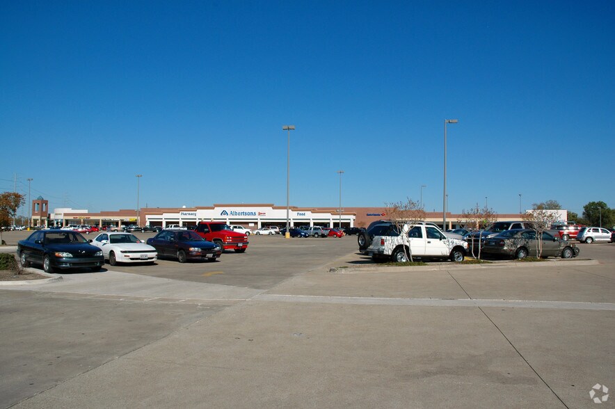 More Photos Of 3046 Lavon Dr, Garland General Retail For Lease