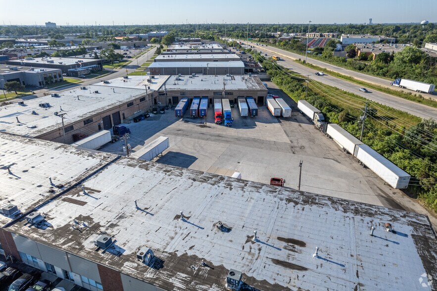 More Photos Of 736-776 Industrial Dr, Elmhurst Warehouse For Lease