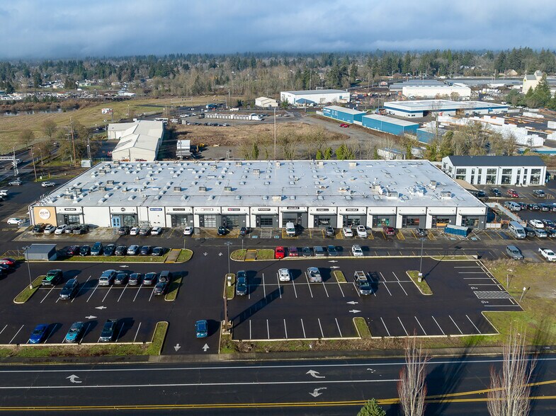 More Photos Of 2195 Hyacinth St NE, Salem Flex For Lease