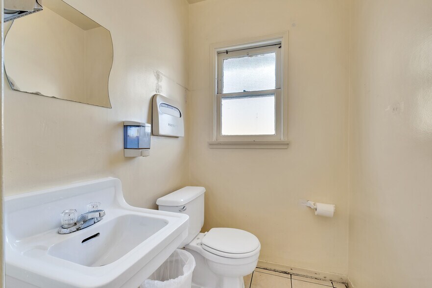 More Photos Of 334 N Central Ave, Glendale Office For Sale