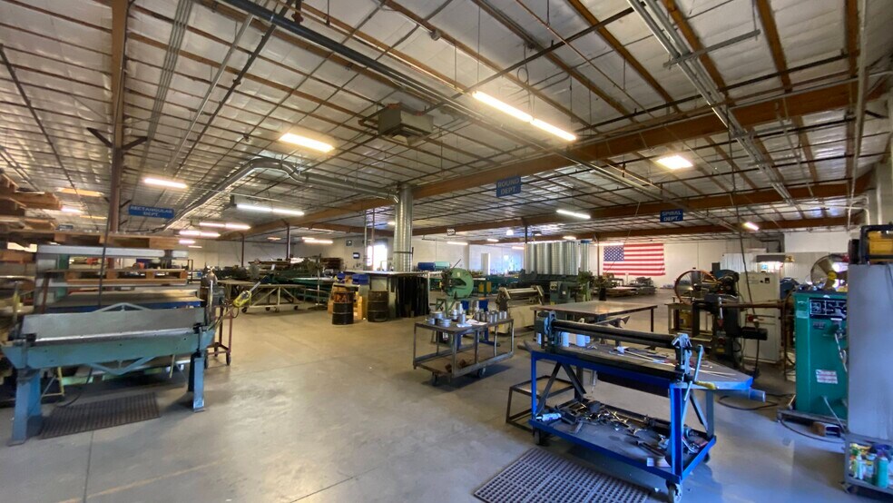More Photos Of 210 N Pasadena St, Gilbert Manufacturing For Lease