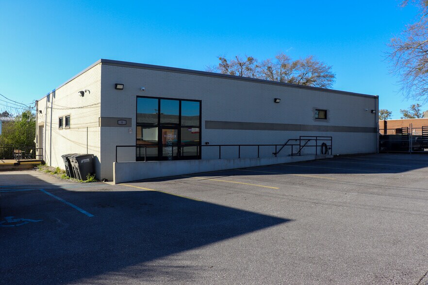 Primary Photo Of 8 Michael Dr, Greenville Flex For Lease