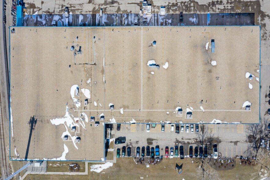 More Photos Of 8241 30th St SE, Calgary Distribution For Lease