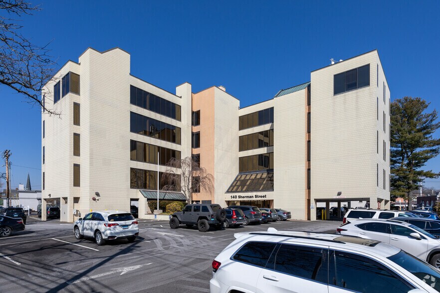 More Photos Of 140 Sherman St, Fairfield Medical For Lease