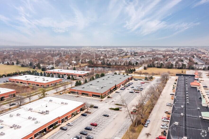 More Photos Of 1272 Bond St, Naperville Unknown For Lease