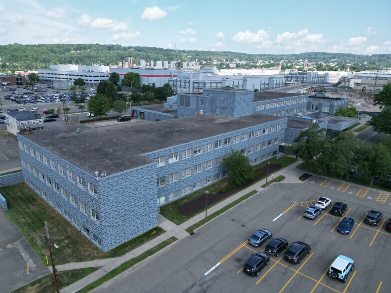 More Photos Of 1701L North St, Endicott Unknown For Lease