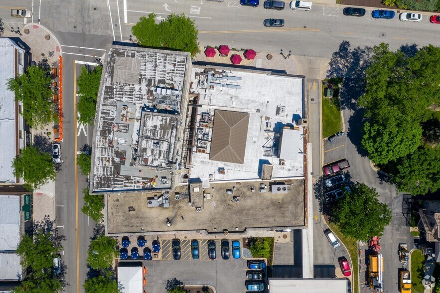 More Photos Of 105 S York St, Elmhurst Office For Lease