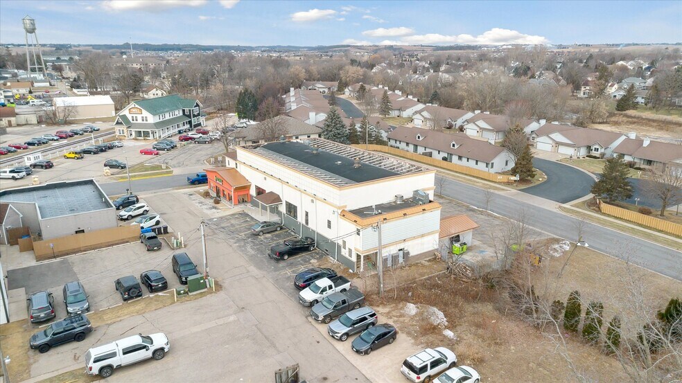 More Photos Of 107 Baker St, Waunakee Storefront Retail Office For Lease