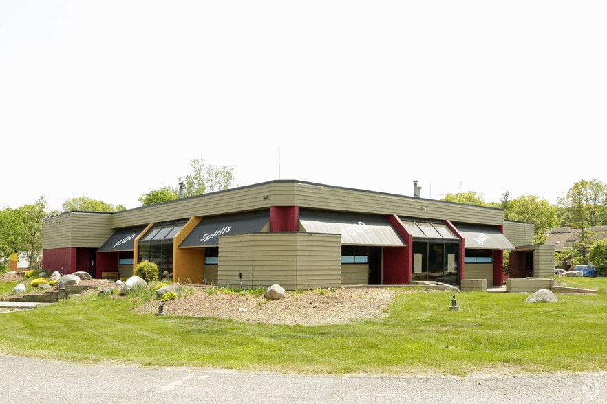 More Photos Of 1820 44th St SW, Wyoming Freestanding For Lease