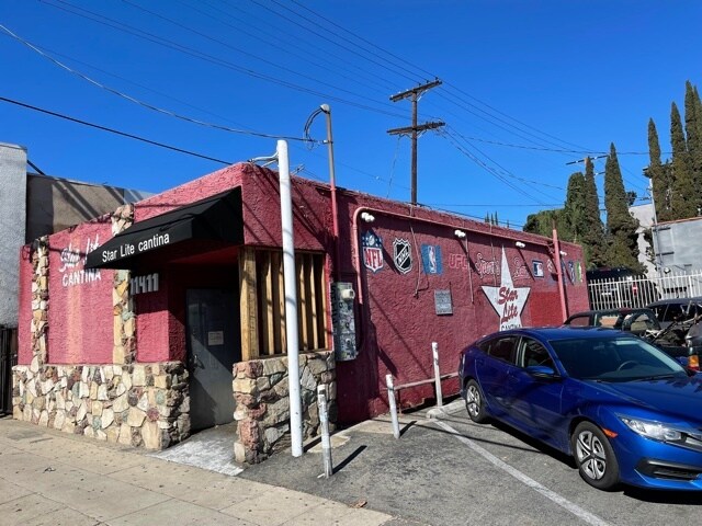 More Photos Of 11411 Moorpark St, North Hollywood General Retail For Sale