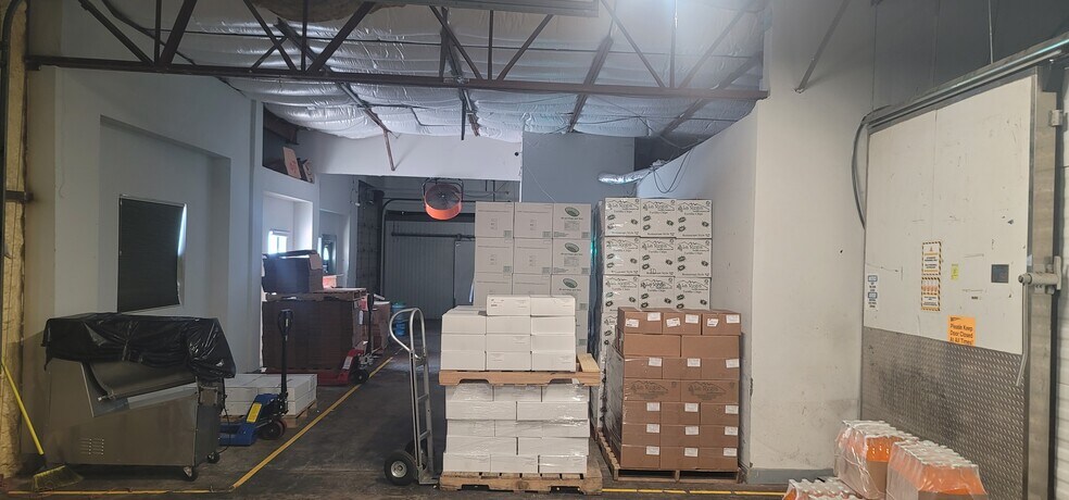 More Photos Of 802 Brandi Ln, Round Rock Warehouse For Lease