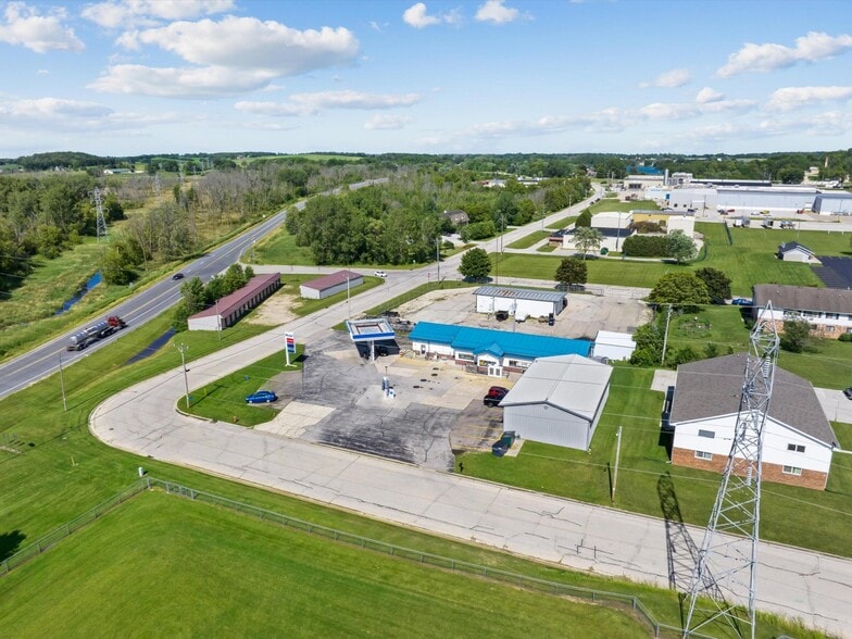 More Photos Of 790 Wolf Rd, Random Lake Service Station For Sale