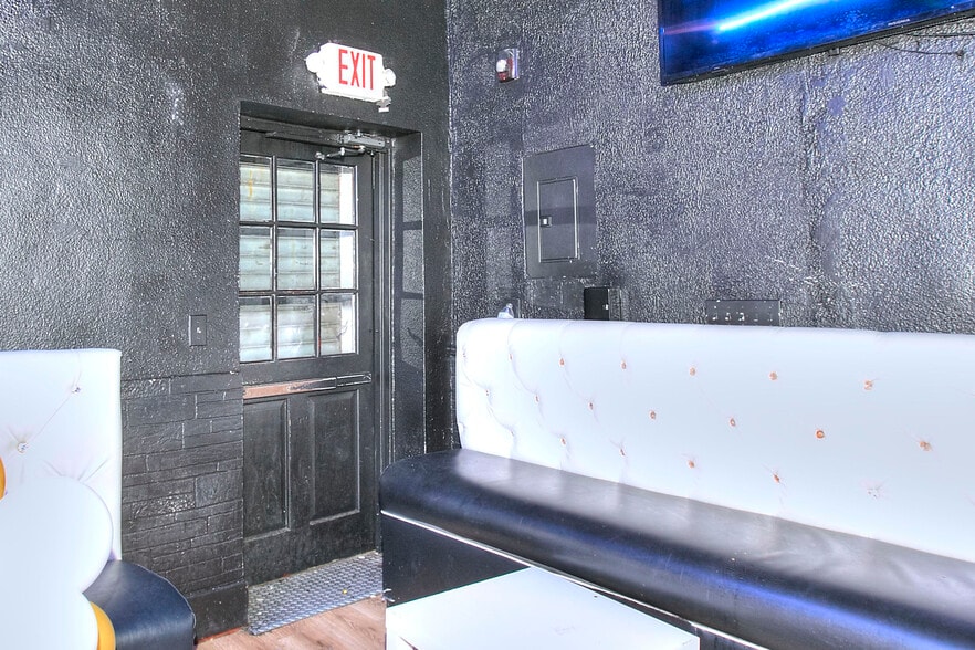 More Photos Of 845 E Main St, Bridgeport Restaurant For Sale