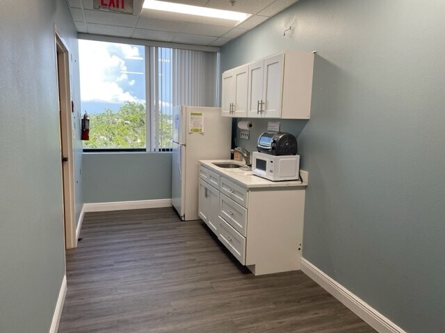 More Photos Of 600 8th Ave W, Palmetto Office For Sale