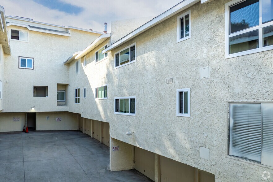 Primary Photo Of 13716 Penn St, Whittier Apartments For Sale