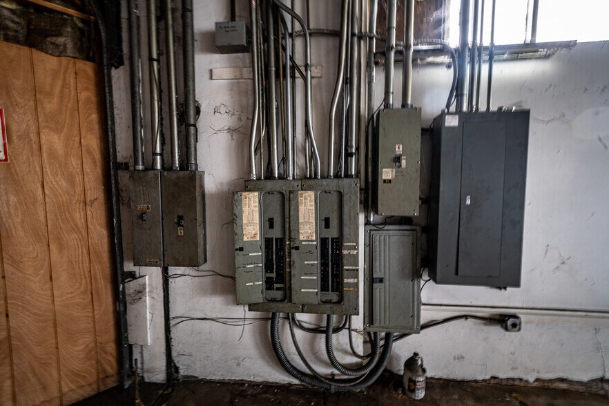 More Photos Of 844 D St, Lewiston Flex For Sale