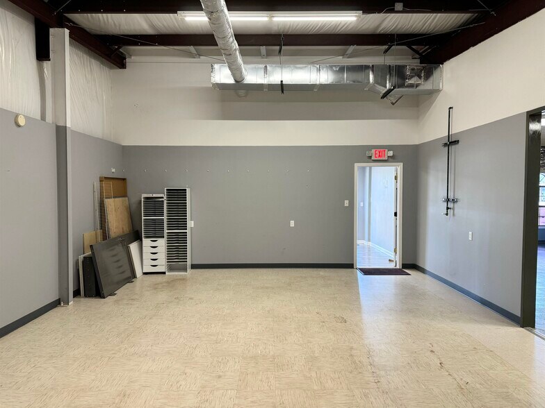 More Photos Of 78 Commerce Way, Killen Medical For Sale
