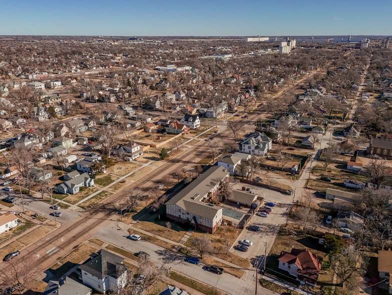 More Photos Of 401 E Avenue A, Hutchinson Apartments For Sale