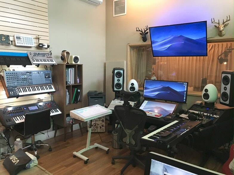 More Photos Of 3131 Cahuenga Blvd W, Los Angeles Office For Sale