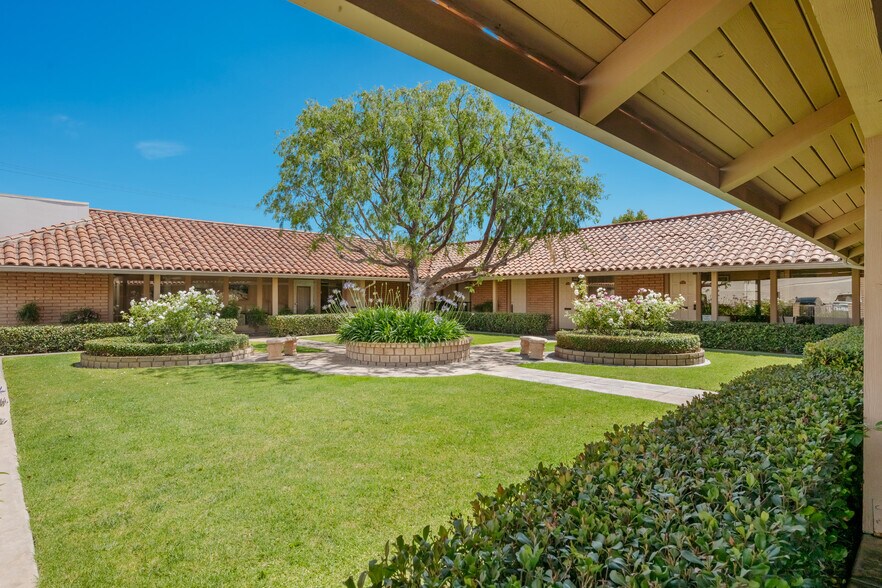 More Photos Of 13362 Newport Ave, Tustin Unknown For Lease