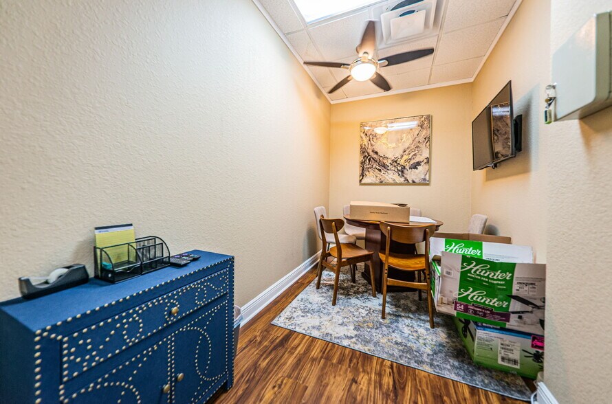 More Photos Of 3023 Eastland Blvd, Clearwater Office For Sale