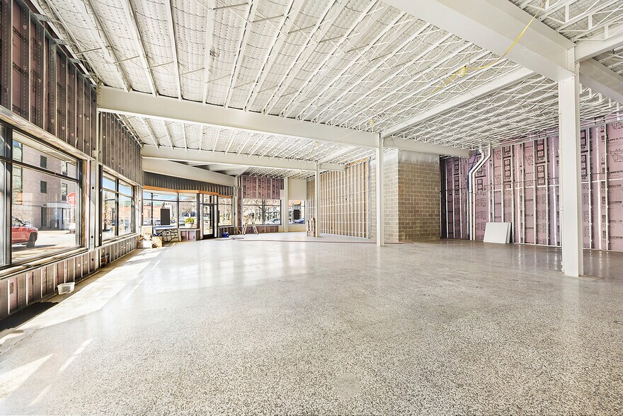 More Photos Of 200 N Highland Ave, Pittsburgh Storefront Retail Office For Lease